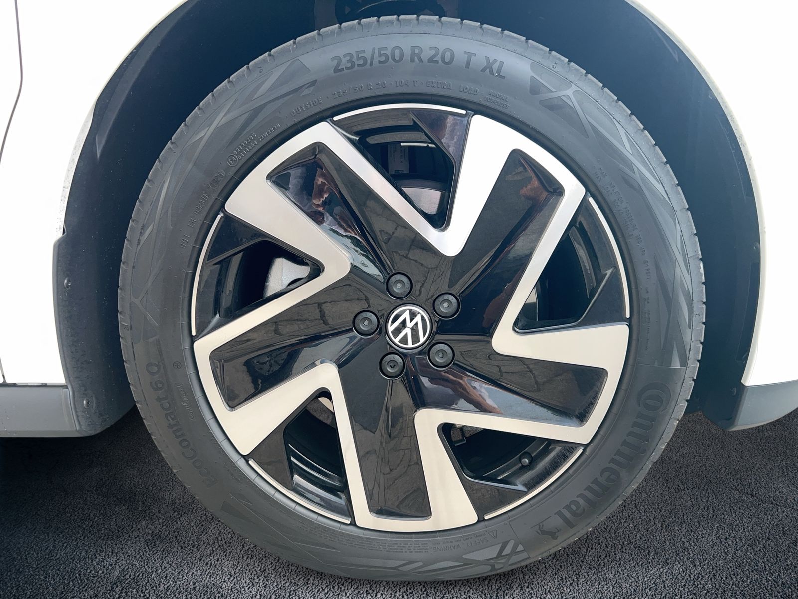 Fahrzeugabbildung Volkswagen ID. Buzz Cargo Pro 4MOTION Motor: 79 kWh Getrieb