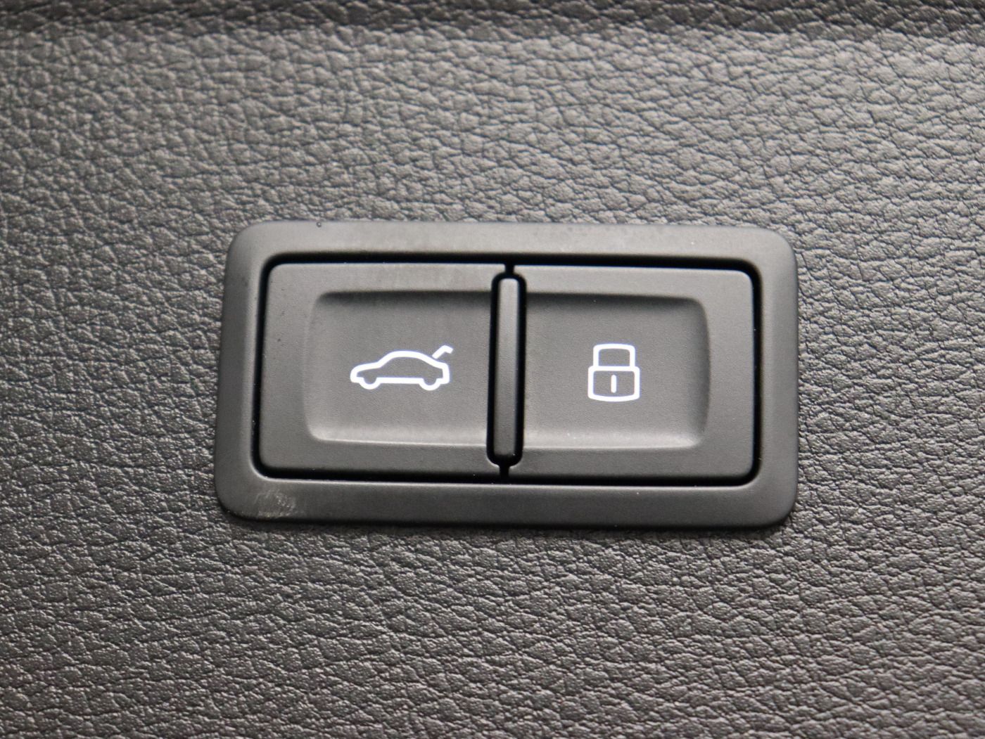 Fahrzeugabbildung Audi Q5 45 TFSI quattro S tronic S line Matrix|AHK|LM