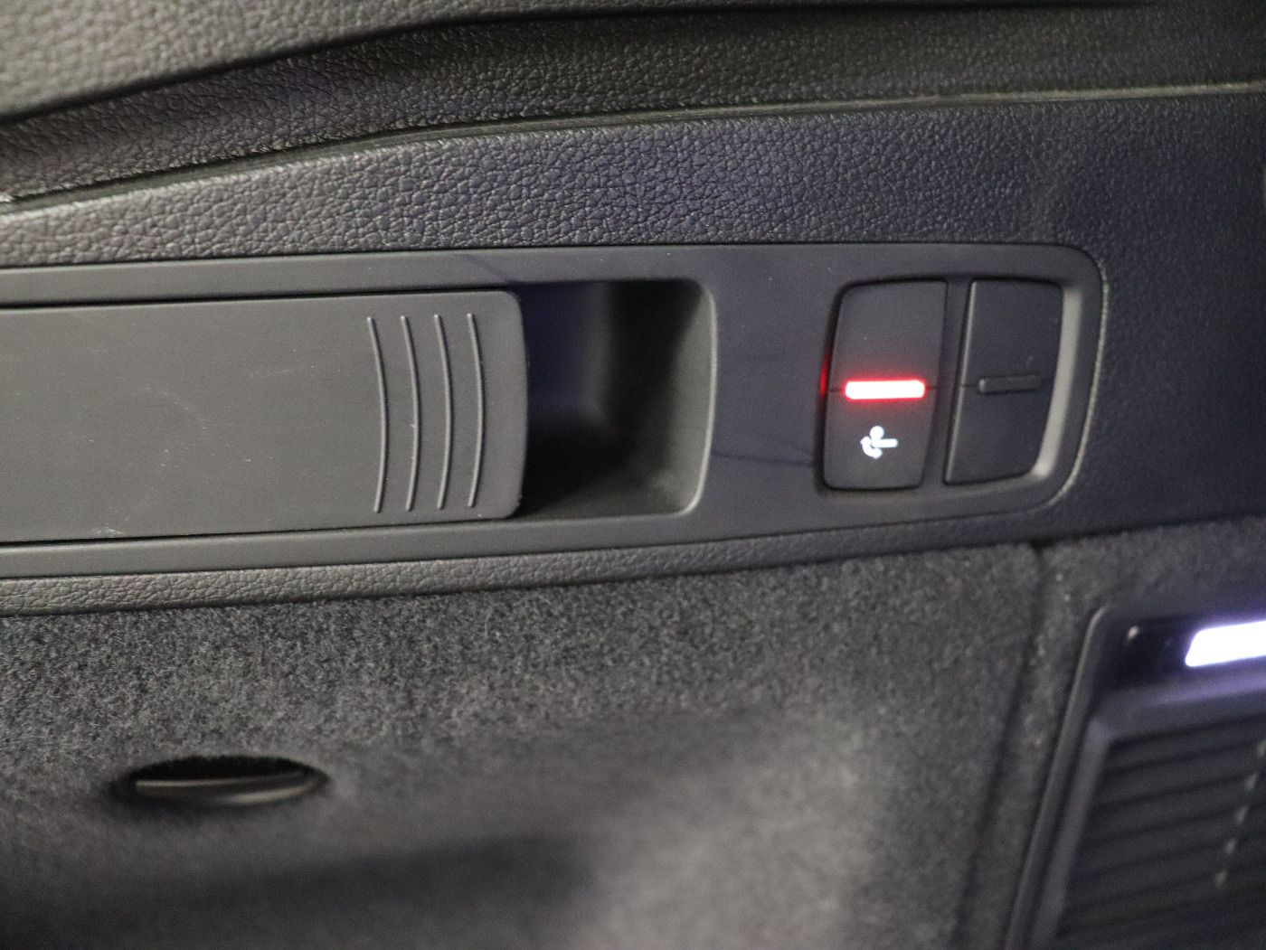 Fahrzeug autohaus mense Fahrzeugabbildung Audi Q5 45 TFSI quattro S tronic S line Matrix|AHK|LM