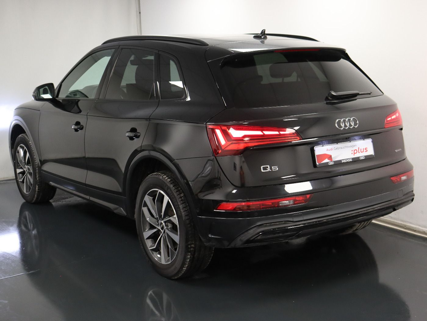 Fahrzeugabbildung Audi Q5 45 TFSI quattro S tronic advanced Matrix|AHK