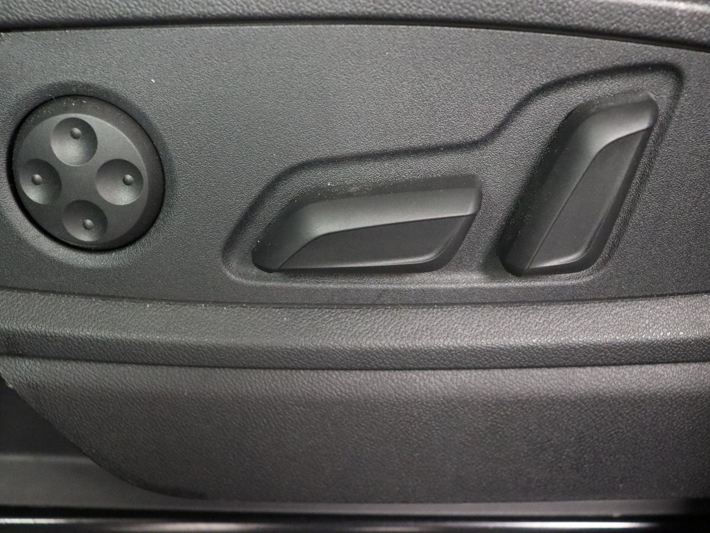 Fahrzeugabbildung Audi Q5 45 TFSI quattro S tronic advanced Matrix|AHK