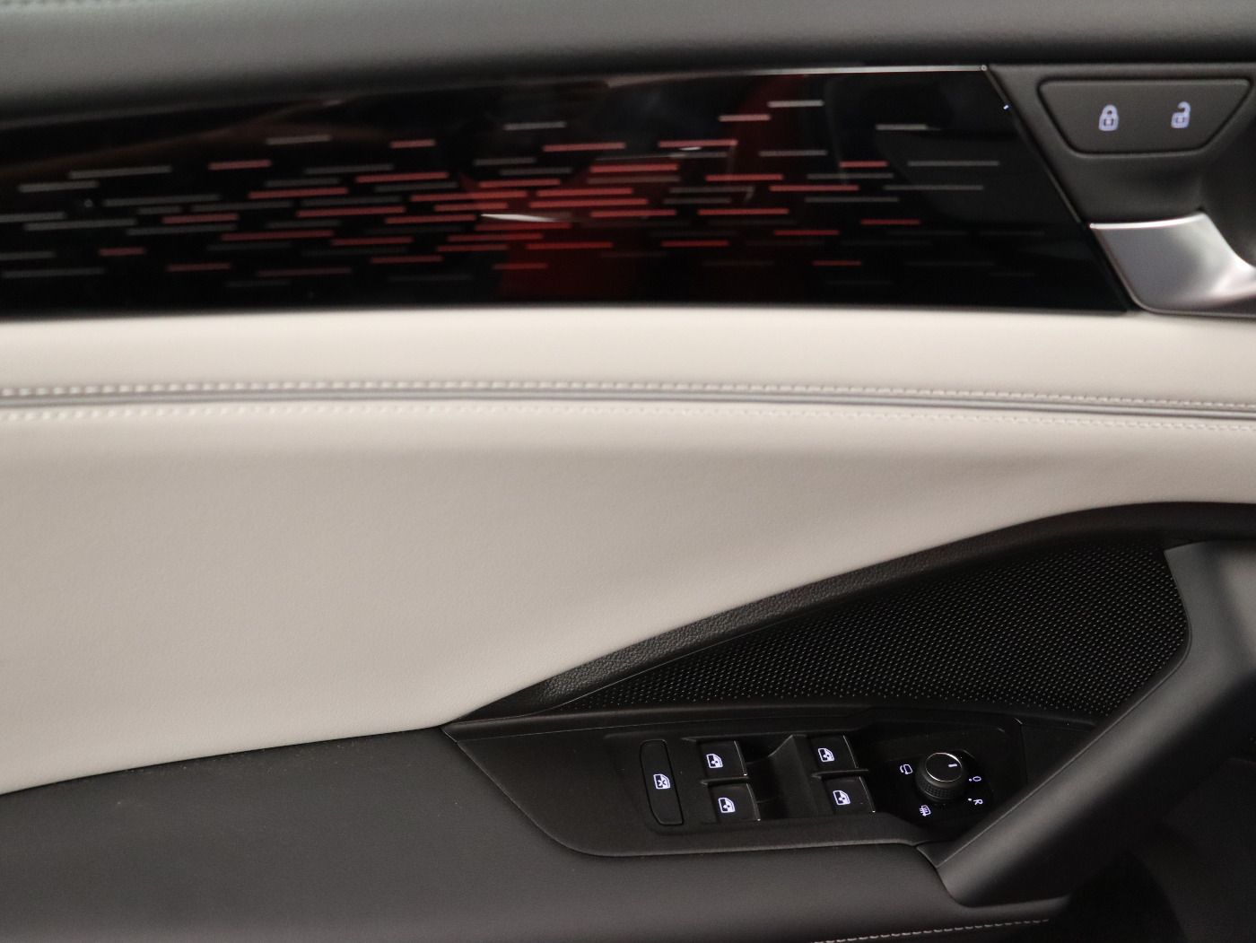 Fahrzeugabbildung Volkswagen Tiguan 2.0 TDI DSG Elegance