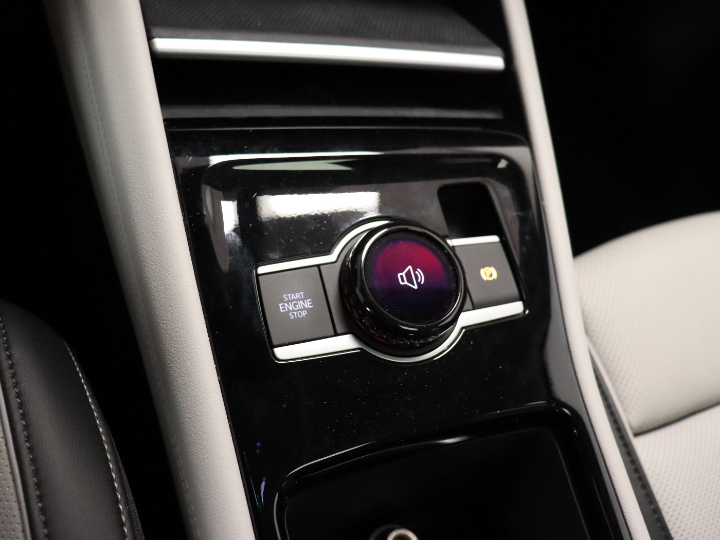 Fahrzeugabbildung Volkswagen Tiguan 2.0 TDI DSG Elegance