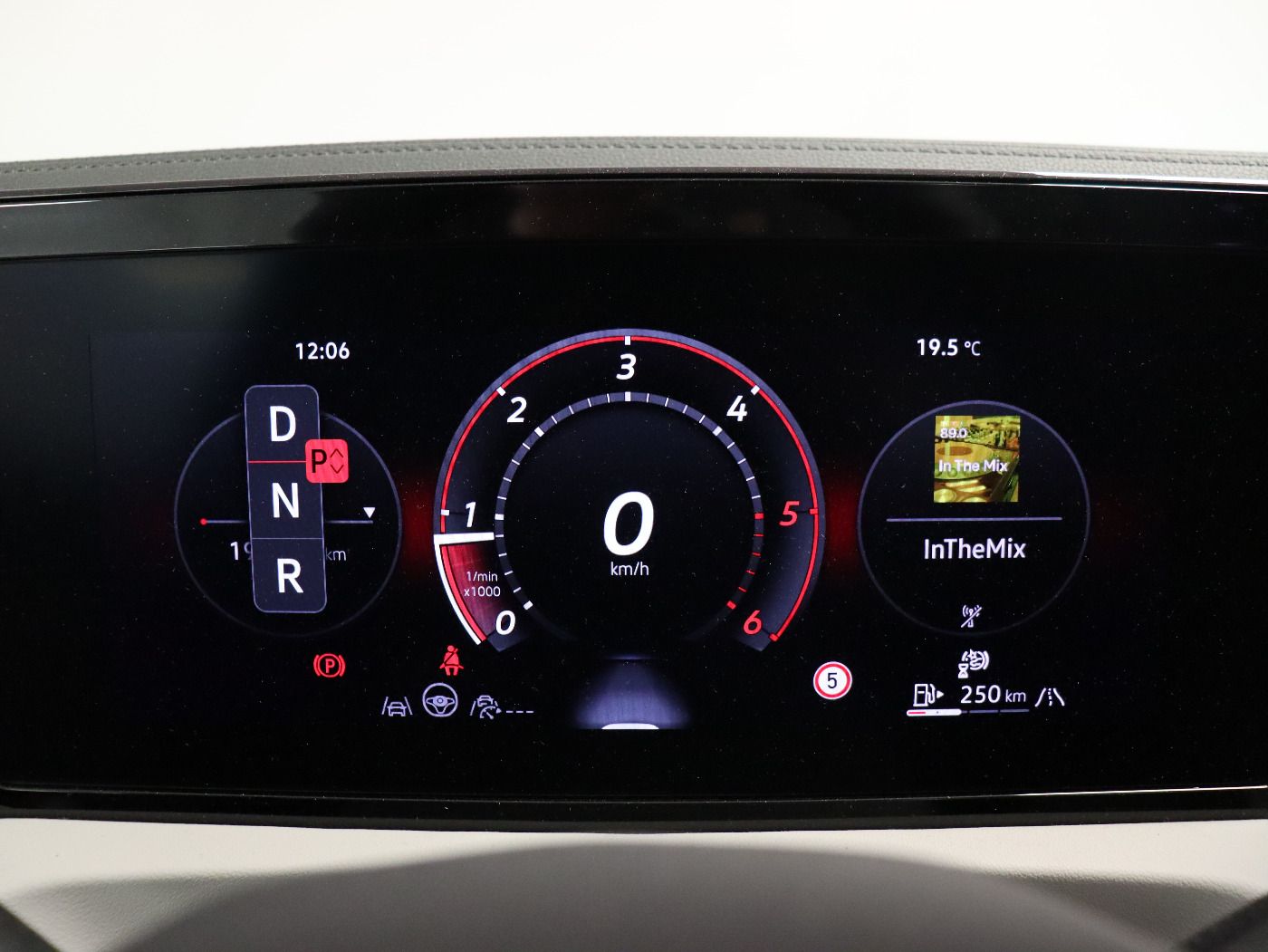 Fahrzeugabbildung Volkswagen Tiguan 2.0 TDI DSG Elegance