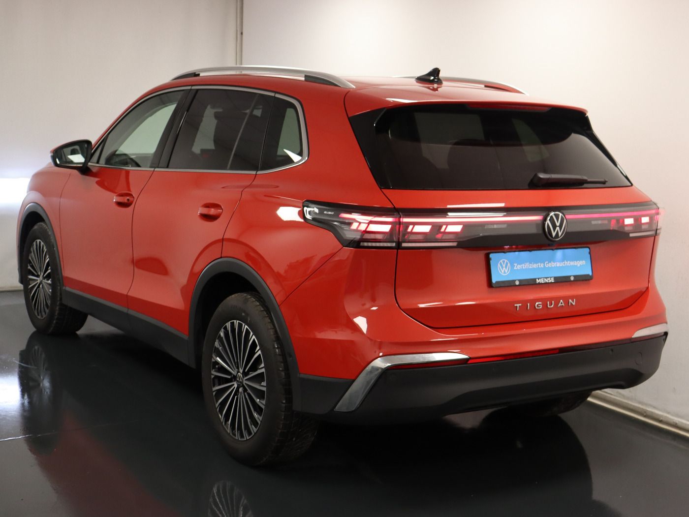 Fahrzeugabbildung Volkswagen Tiguan 2.0 TDI DSG Elegance