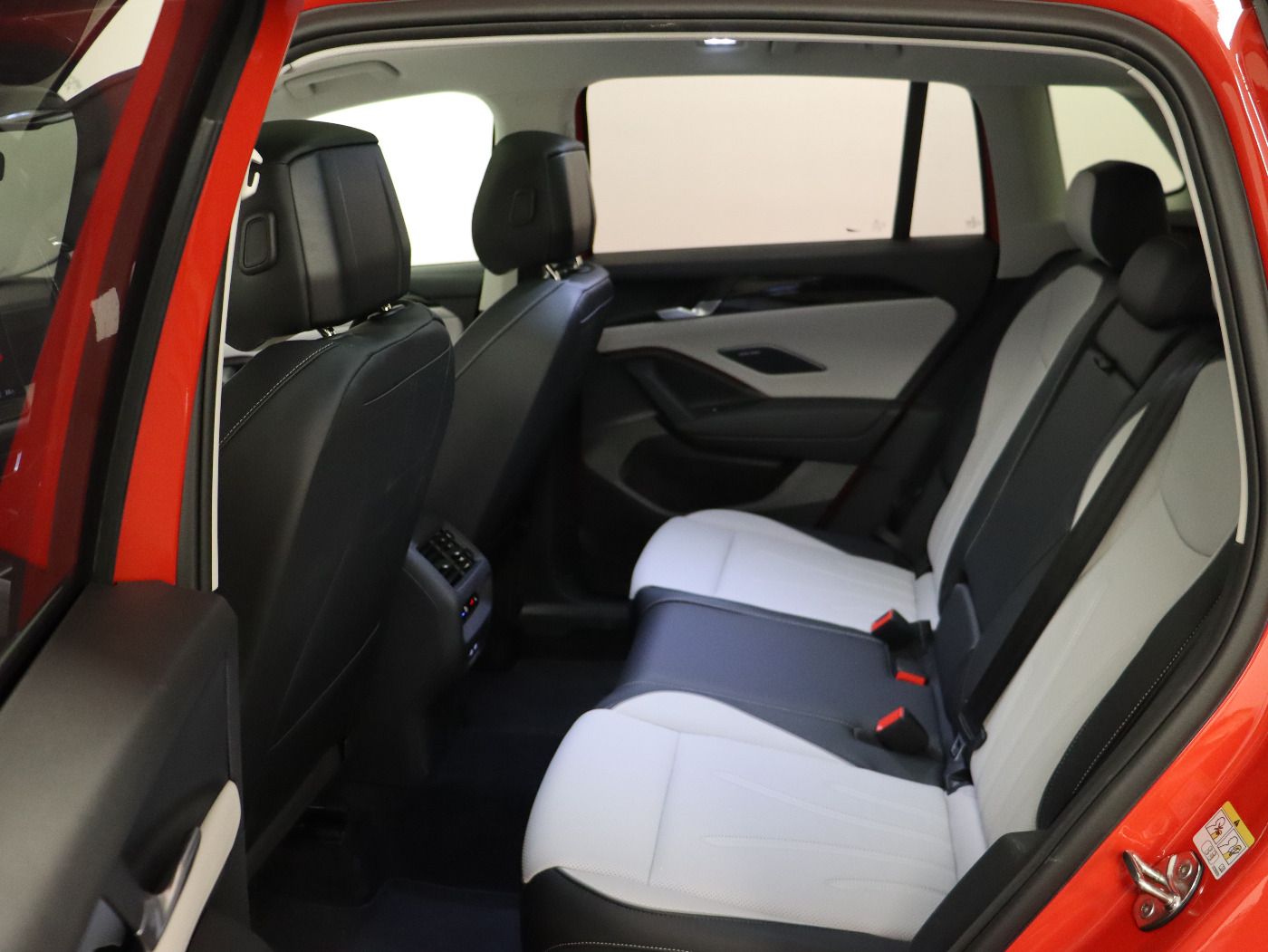 Fahrzeugabbildung Volkswagen Tiguan 2.0 TDI DSG Elegance