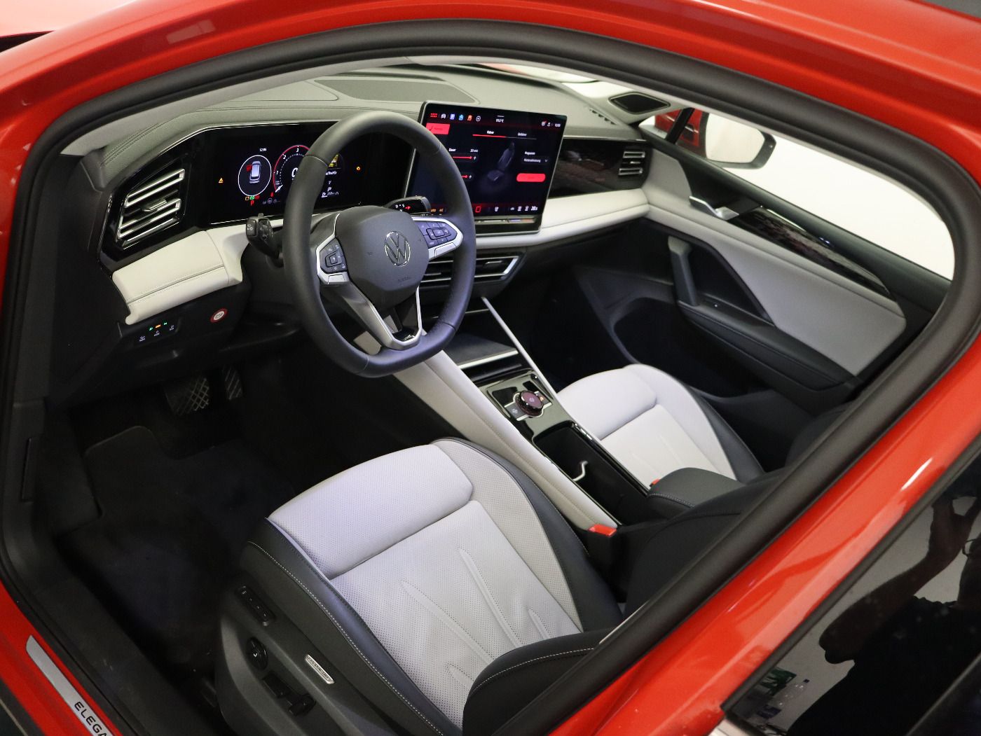 Fahrzeugabbildung Volkswagen Tiguan 2.0 TDI DSG Elegance