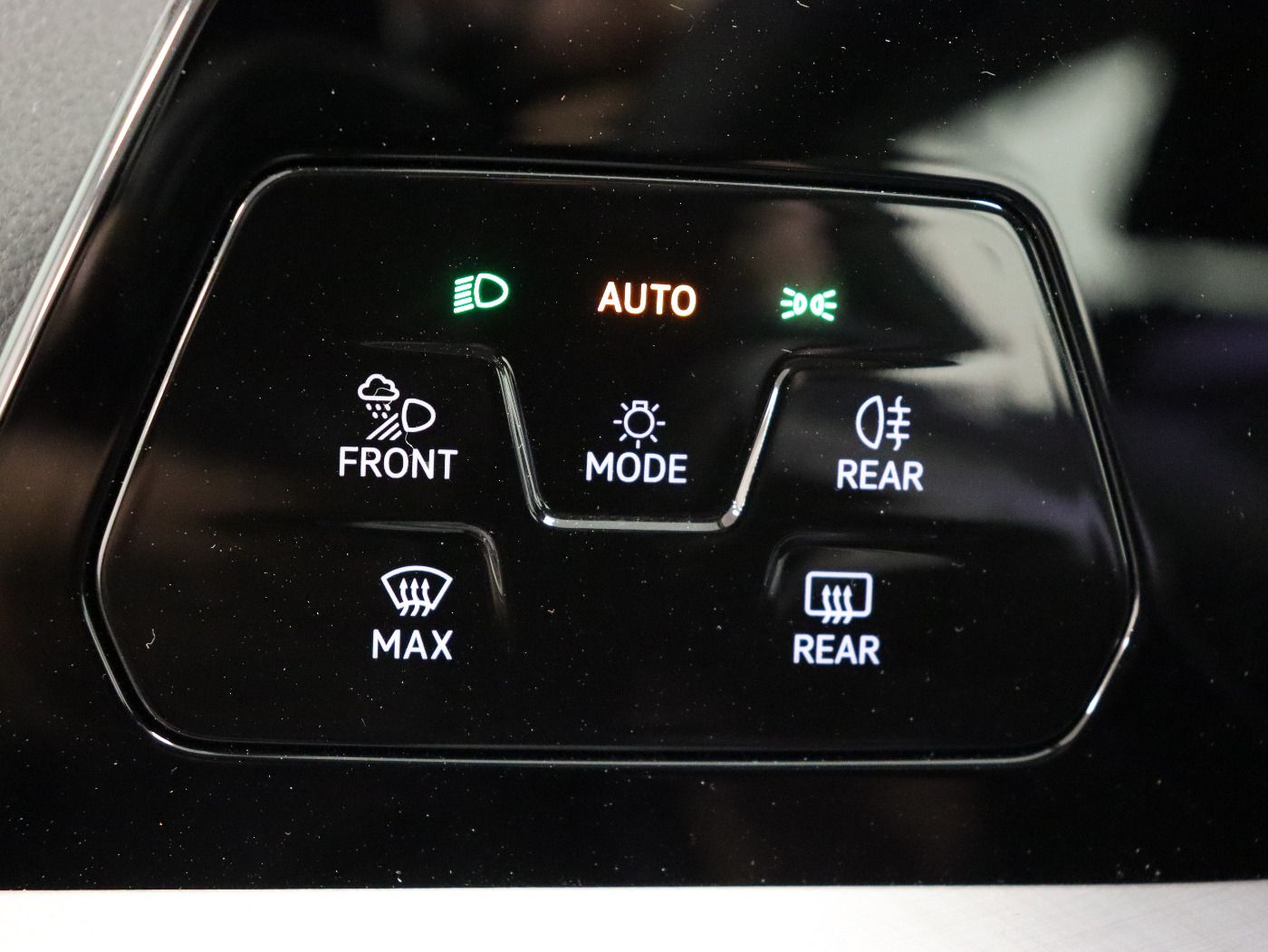 Fahrzeugabbildung Volkswagen Golf VIII 1.5 TSI Life IQ.Light|Matrix|CarPlay|L