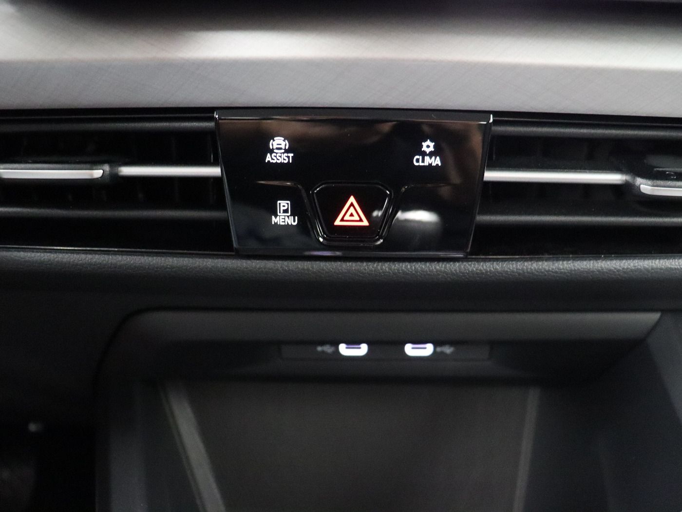 Fahrzeugabbildung Volkswagen Golf VIII 1.5 TSI Life IQ.Light|Matrix|CarPlay|L