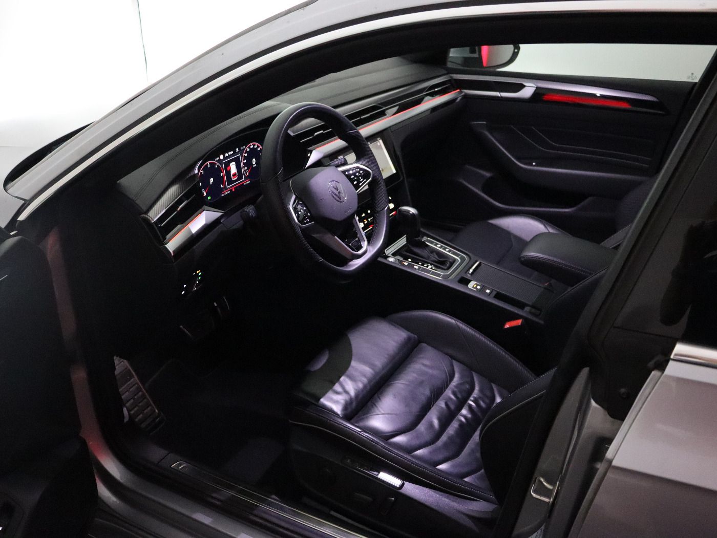Fahrzeugabbildung Volkswagen Arteon Shootingbrake 2.0 TDI DSG R line IQ.Light