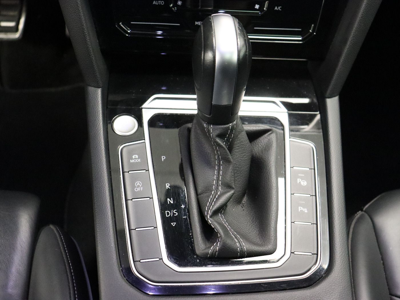Fahrzeugabbildung Volkswagen Arteon Shootingbrake 2.0 TDI DSG R line IQ.Light