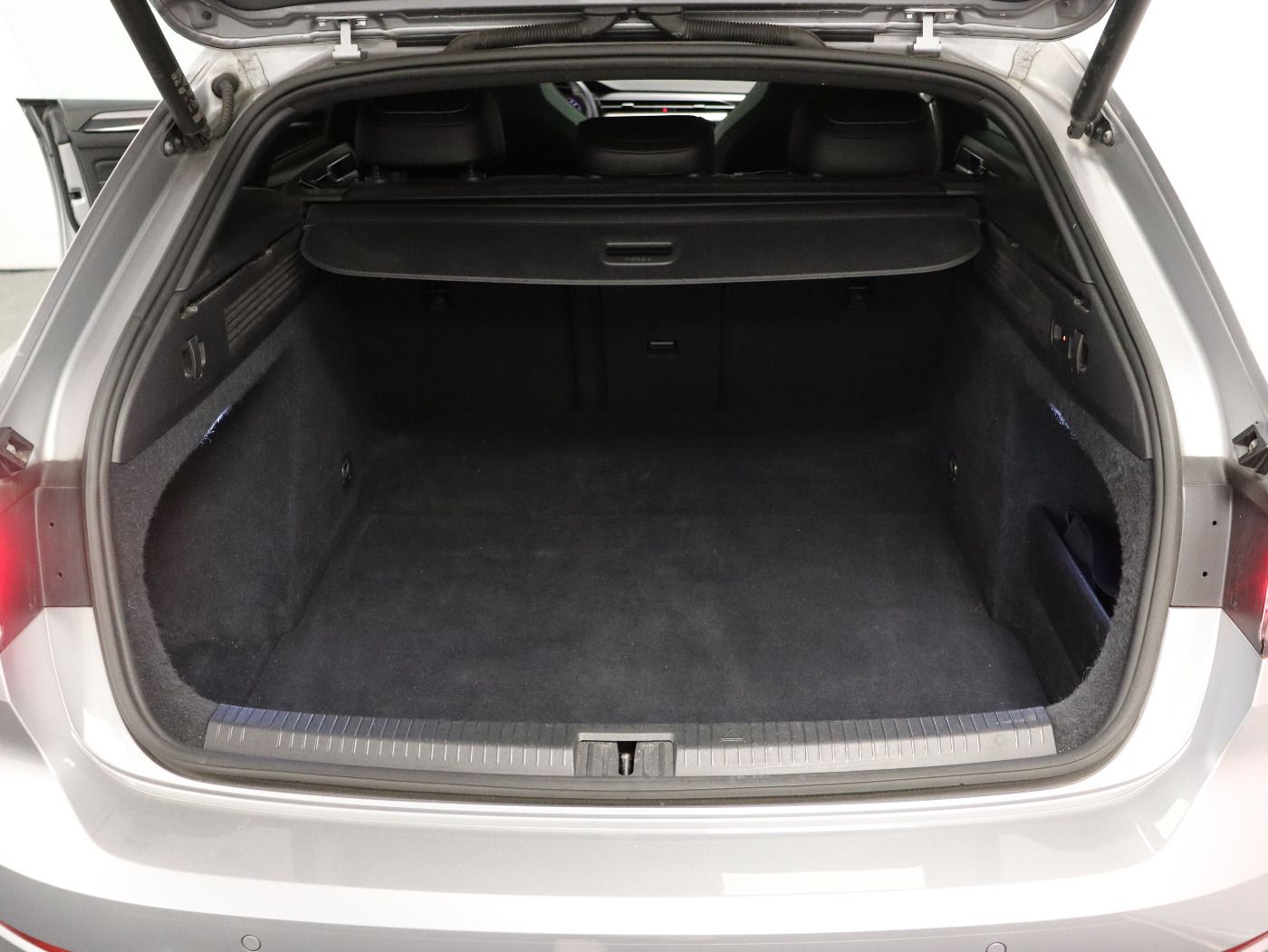 Fahrzeugabbildung Volkswagen Arteon Shootingbrake 2.0 TDI DSG R line IQ.Light