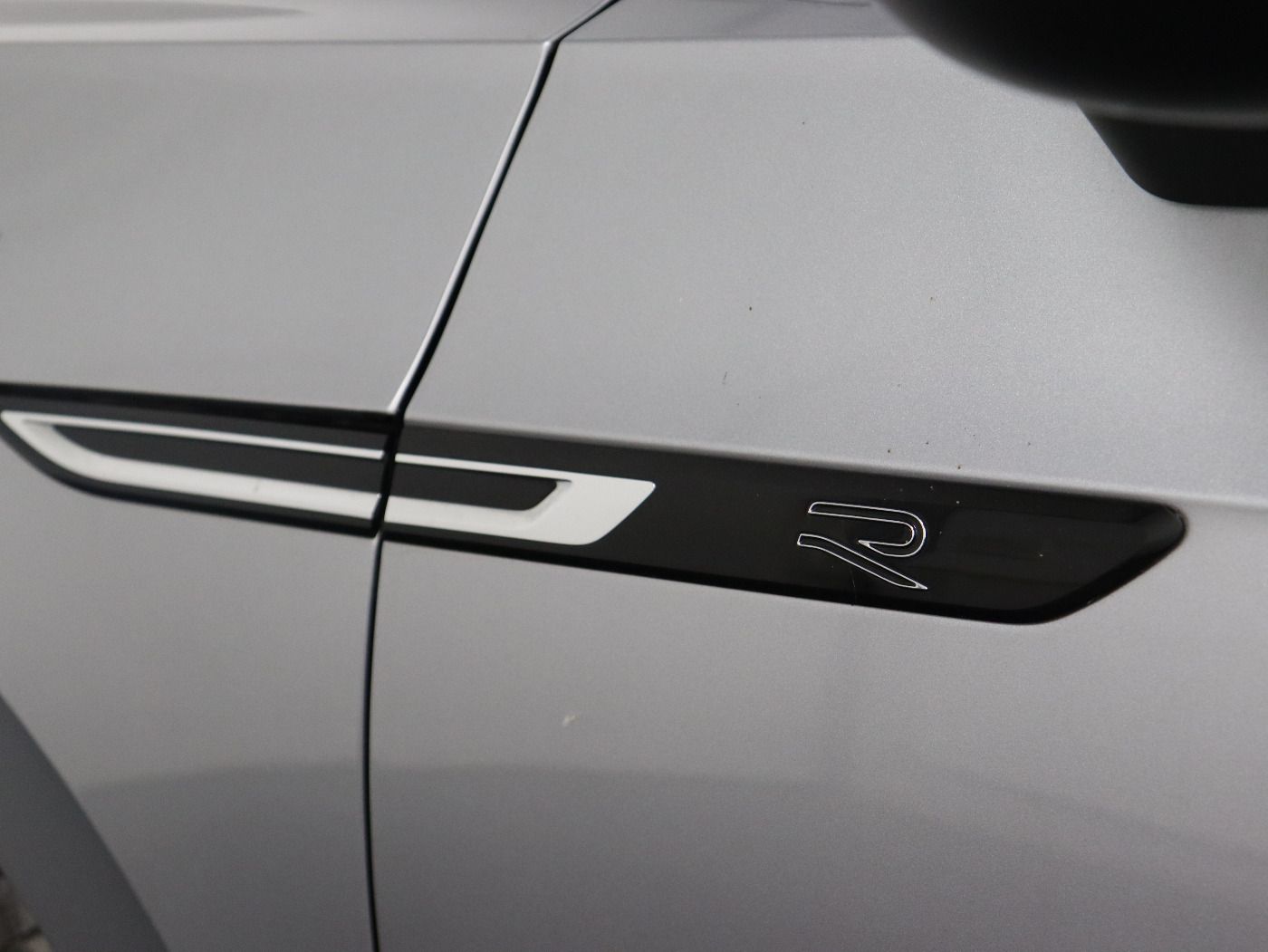Fahrzeugabbildung Volkswagen Arteon Shootingbrake 2.0 TDI DSG R line IQ.Light