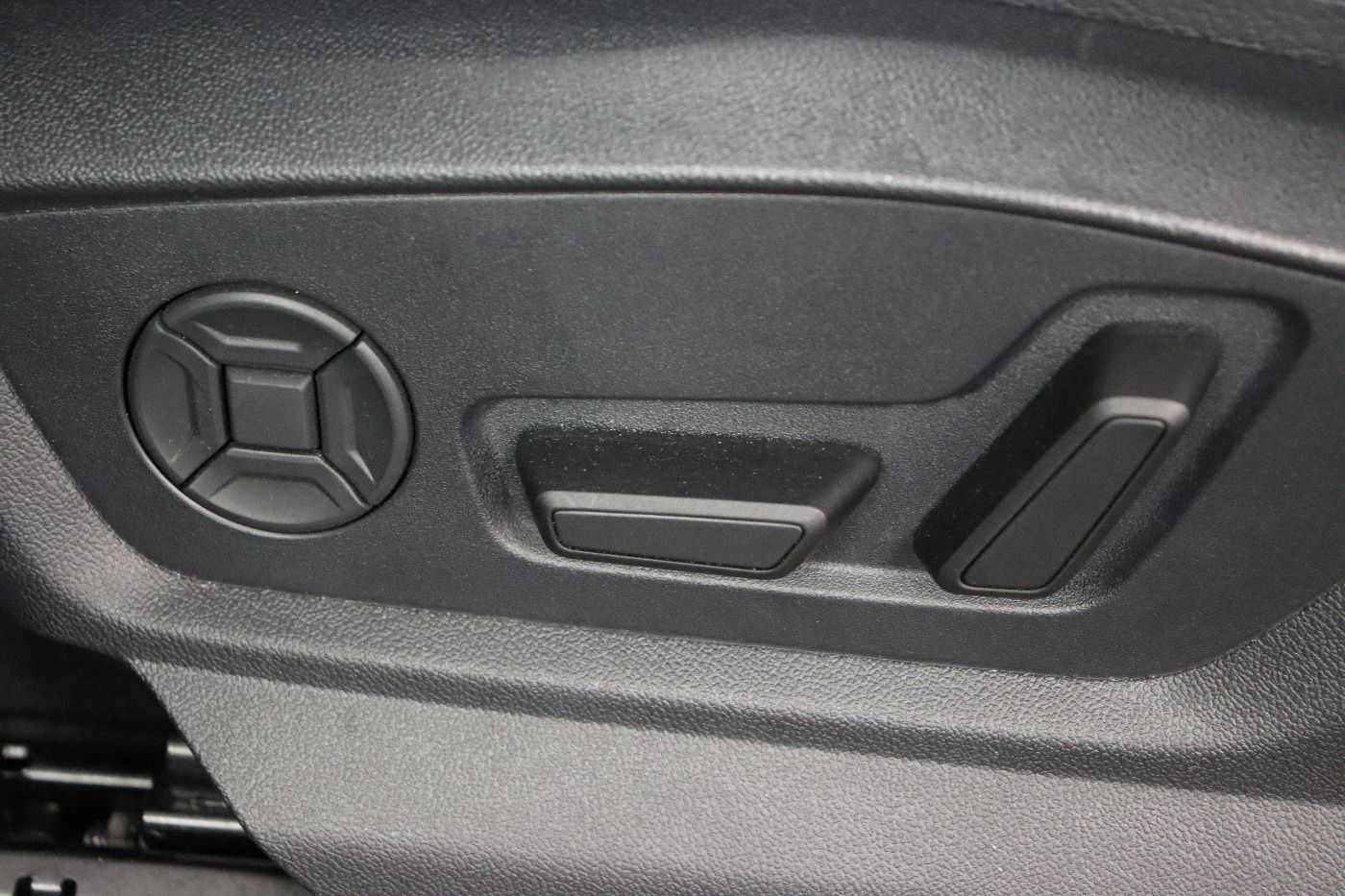 Fahrzeugabbildung Audi Q8 45 TDI quattro tiptronic S line Matrix|AHK|LM