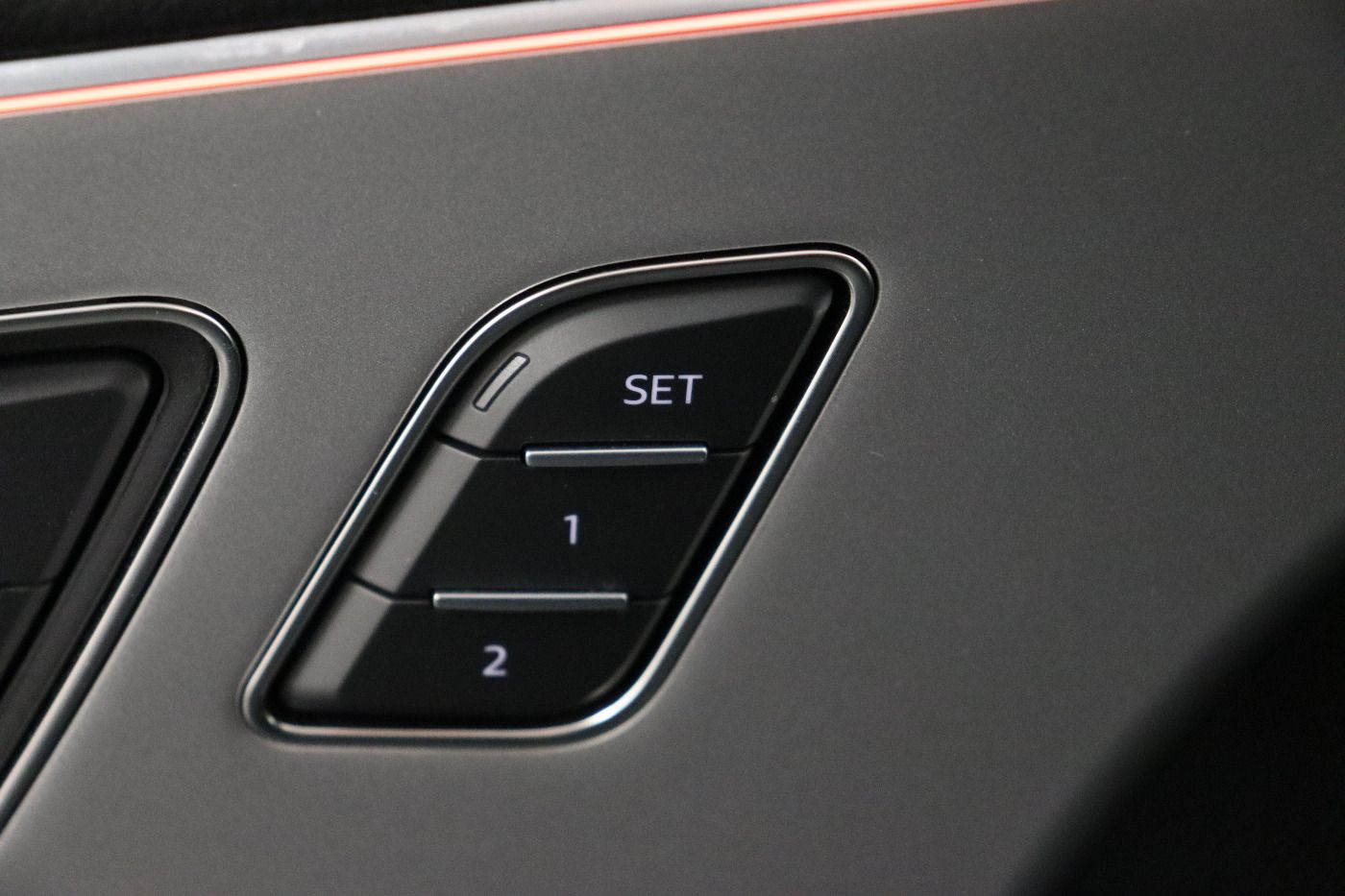 Fahrzeugabbildung Audi Q8 45 TDI quattro tiptronic S line Matrix|AHK|LM