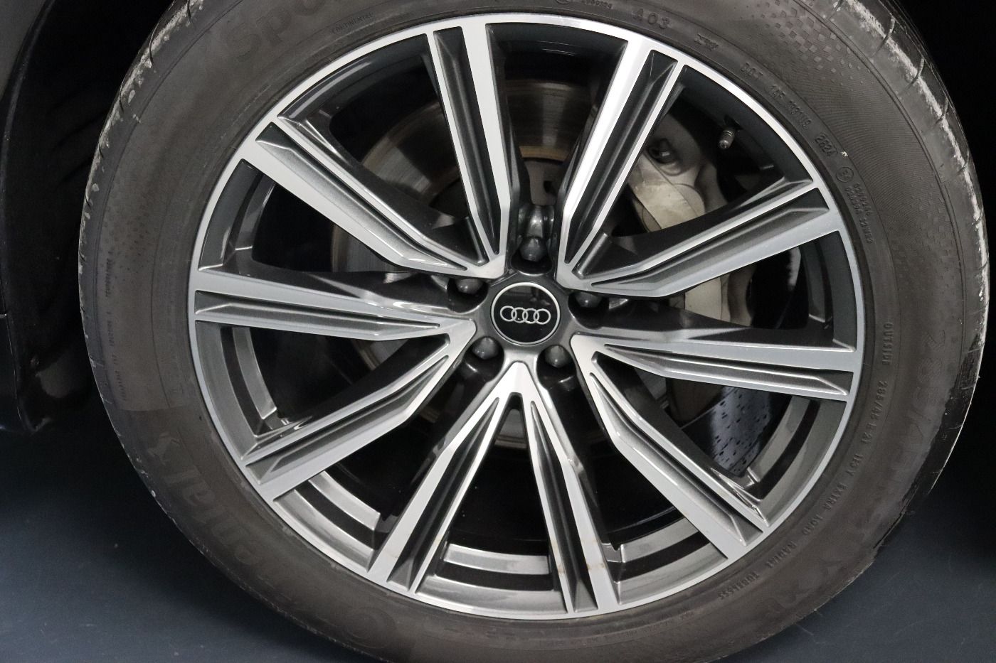 Fahrzeugabbildung Audi Q8 45 TDI quattro tiptronic S line Matrix|AHK|LM