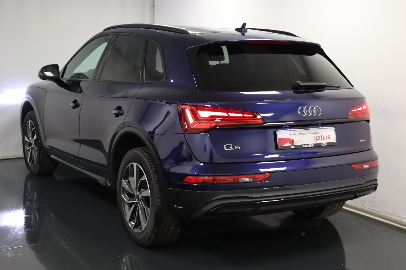 Fahrzeugabbildung Audi Q5 45 TFSI quattro S tronic advanced Matrix|AHK