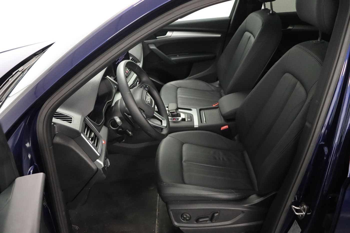 Fahrzeugabbildung Audi Q5 45 TFSI quattro S tronic advanced Matrix|AHK
