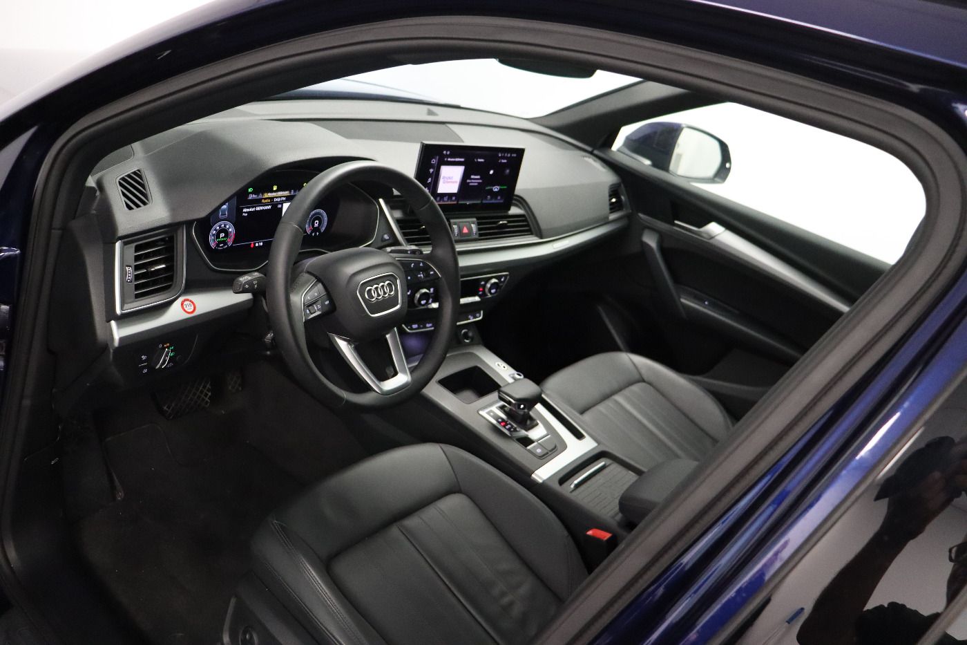 Fahrzeugabbildung Audi Q5 45 TFSI quattro S tronic advanced Matrix|AHK