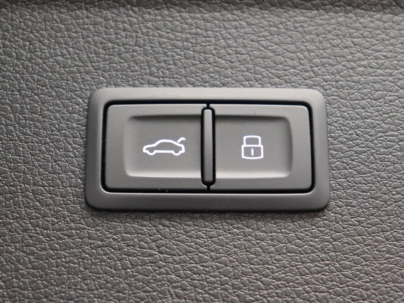 Fahrzeugabbildung Audi Q5 45 TFSI quattro S tronic advanced Matrix|AHK