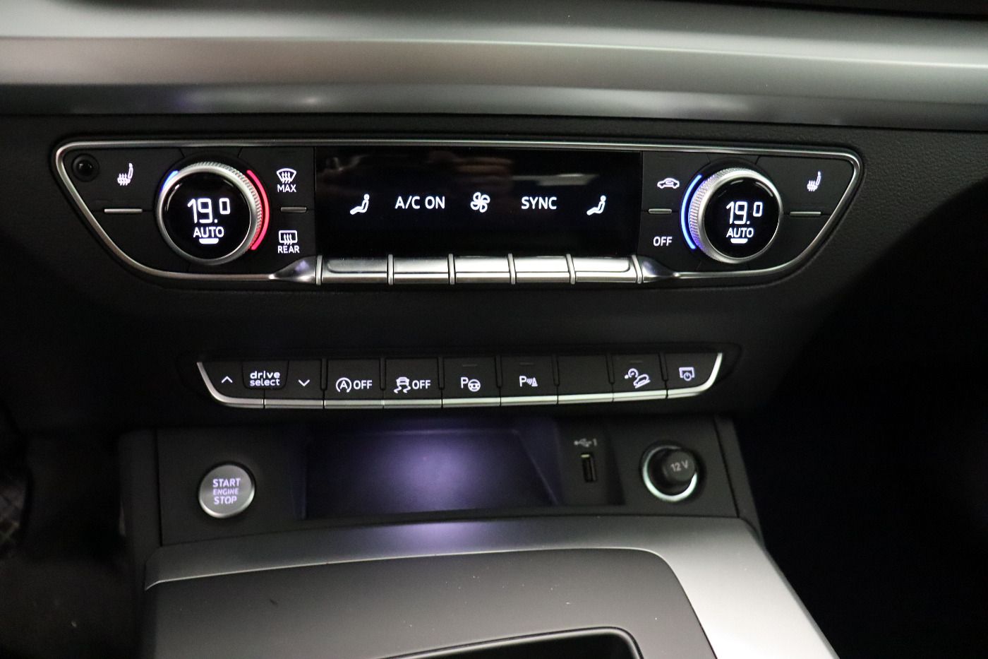 Fahrzeugabbildung Audi Q5 Sportback 45 TFSI quattro S tronic advanced