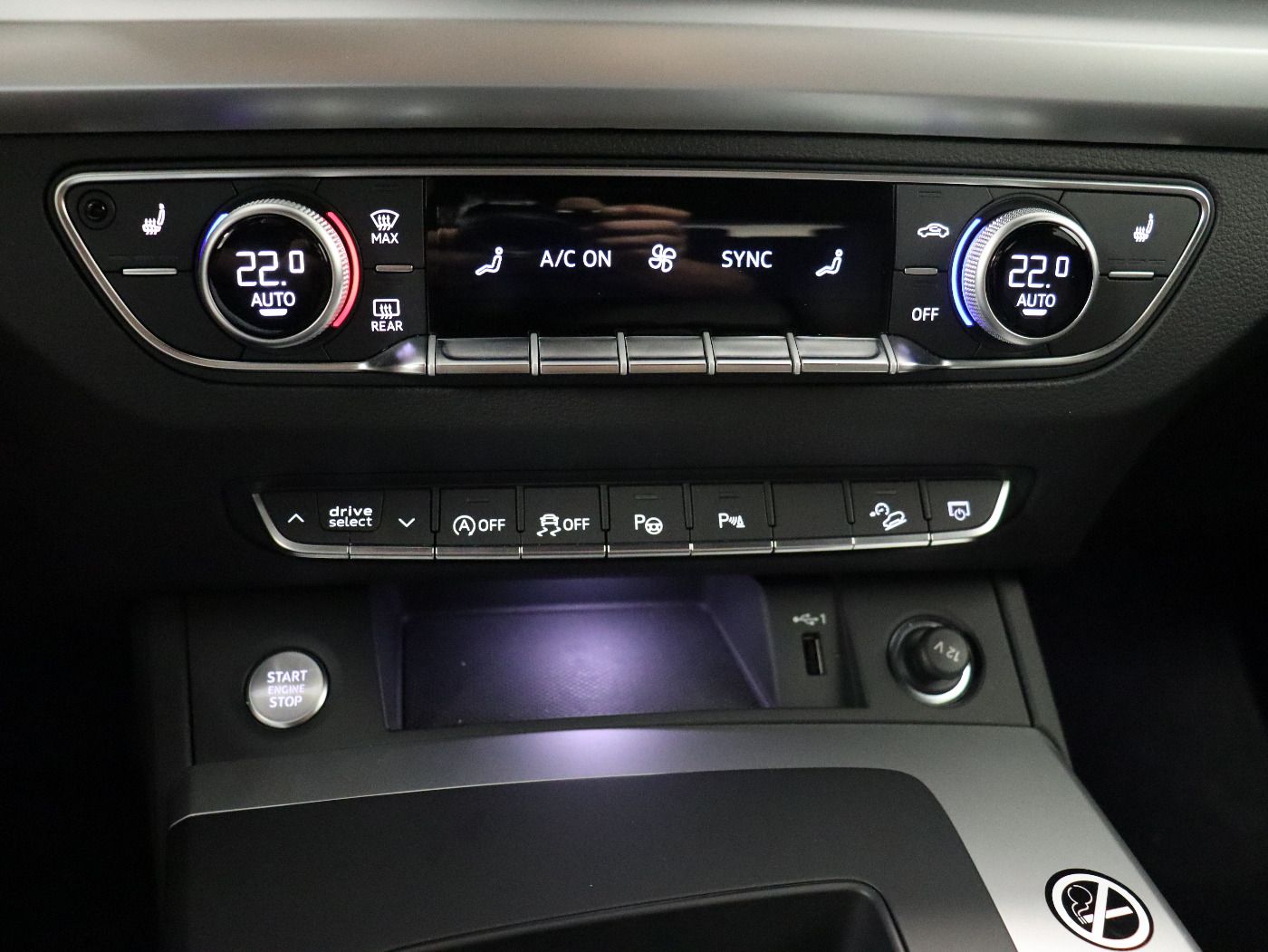 Fahrzeugabbildung Audi Q5 45 TFSI quattro S tronic S line Matrix|AHK|LM