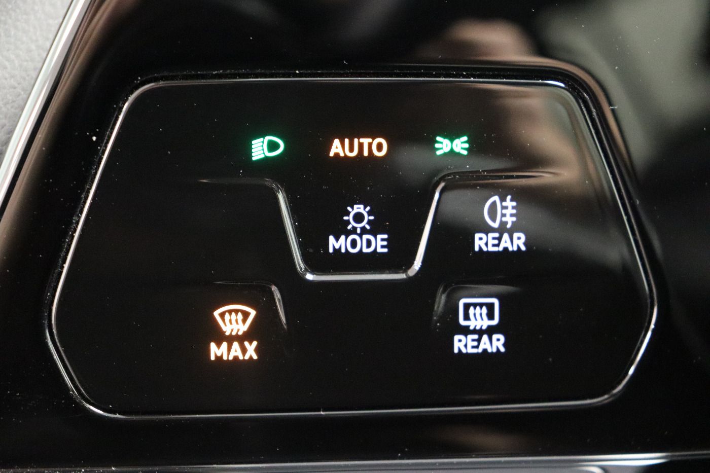 Fahrzeug autohaus mense Fahrzeugabbildung Volkswagen Golf VIII Variant 1.0 TSI MOVE CarPlay|ACC