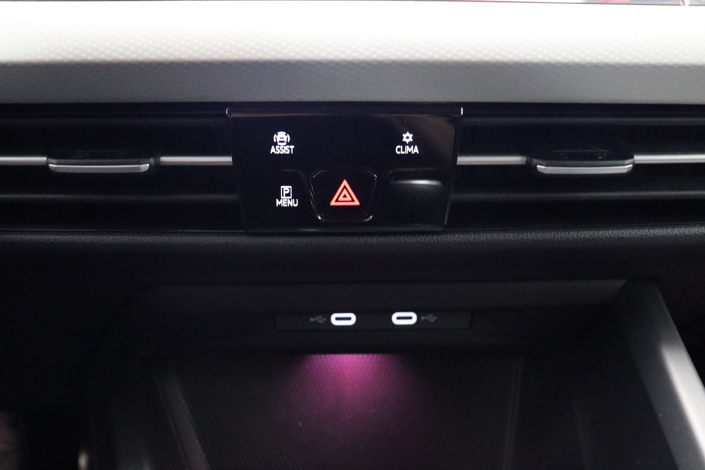 Fahrzeug autohaus mense Fahrzeugabbildung Volkswagen Golf VIII Variant 1.0 TSI MOVE CarPlay|ACC