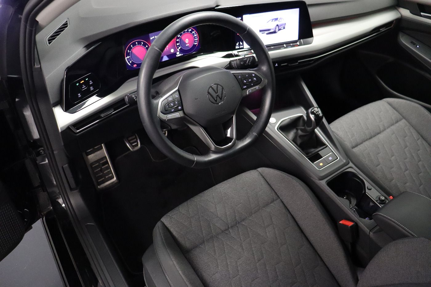 Fahrzeug autohaus mense Fahrzeugabbildung Volkswagen Golf VIII Variant 1.0 TSI MOVE CarPlay|ACC