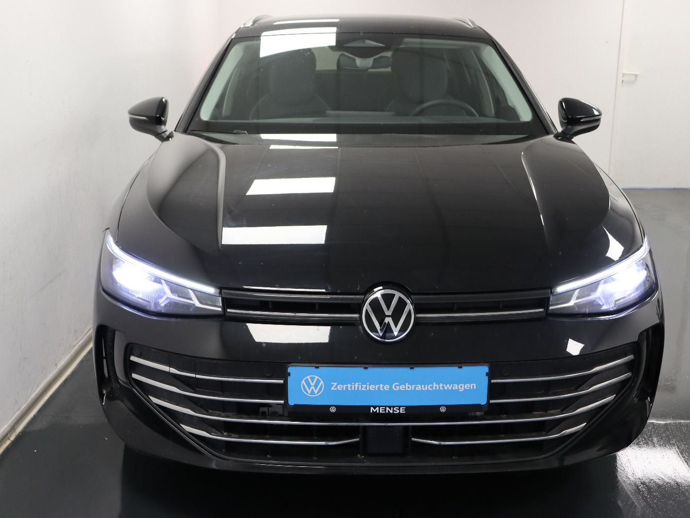 Fahrzeugabbildung Volkswagen Passat Variant 1.5 eTSI DSG Business CarPlay|HUD