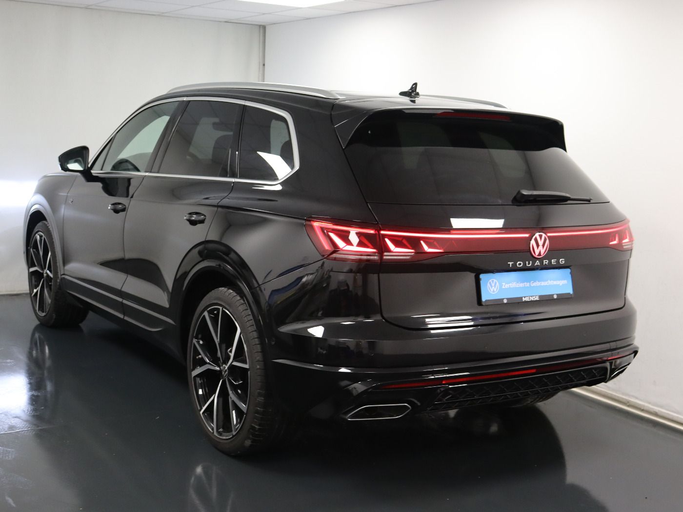 Fahrzeugabbildung Volkswagen Touareg 3.0 TSI 4 Motion tiptronic R- line |AHK