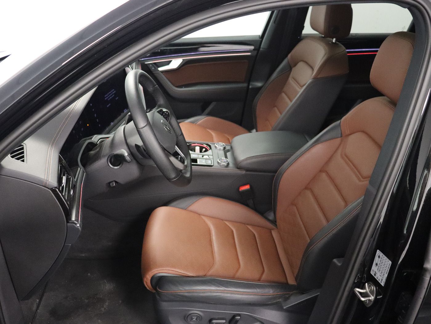 Fahrzeugabbildung Volkswagen Touareg 3.0 TSI 4 Motion tiptronic R- line |AHK