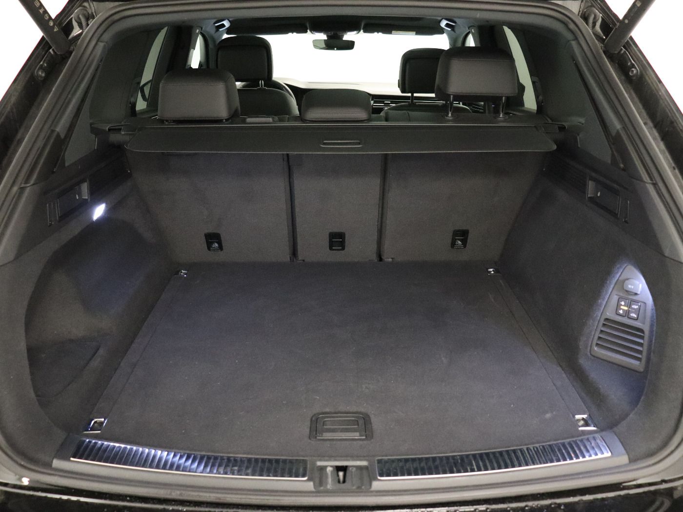 Fahrzeugabbildung Volkswagen Touareg 3.0 TDI 4 Motion DSG Elegance |AHK|Luft