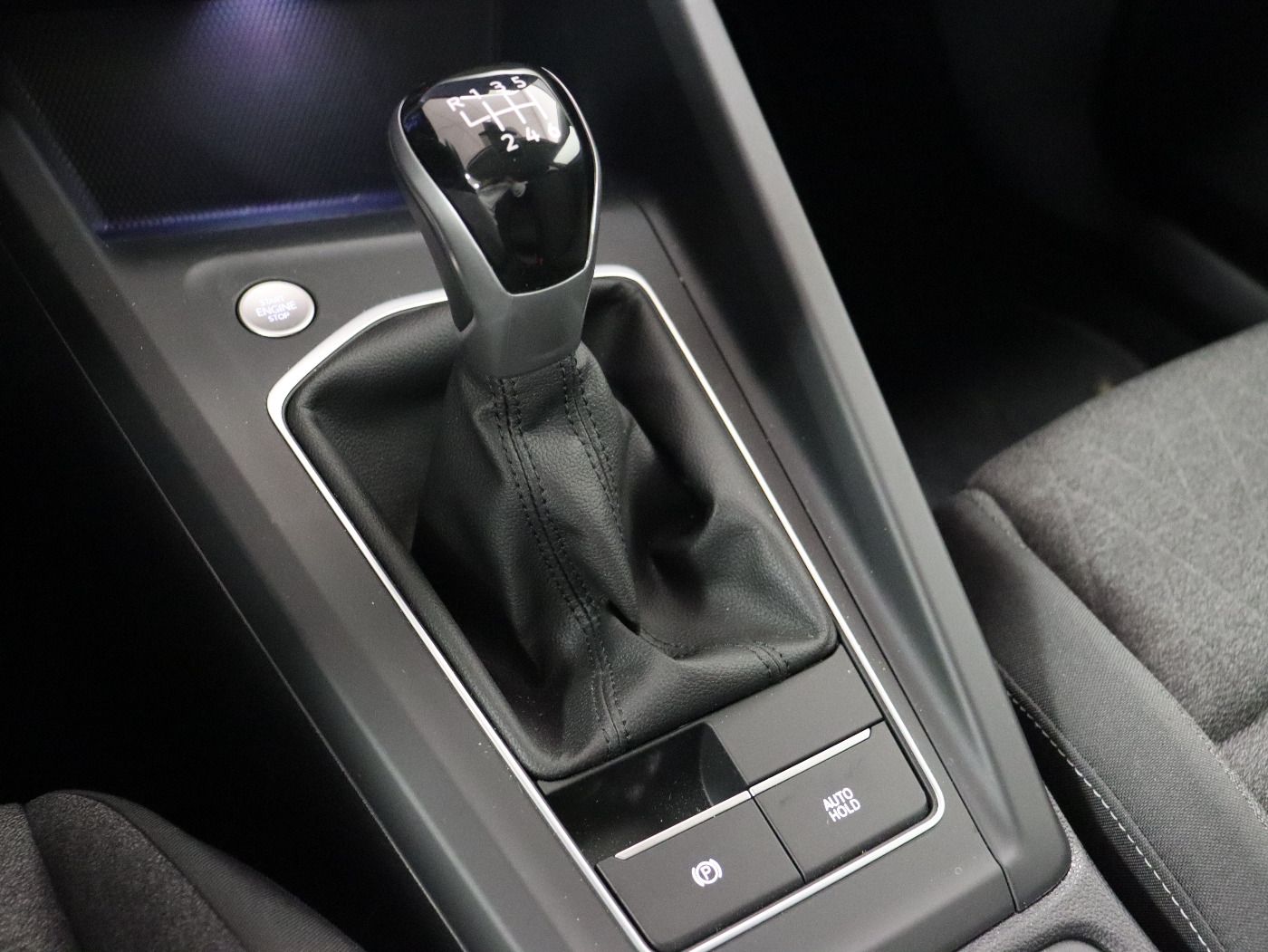 Fahrzeugabbildung Volkswagen Golf VIII 1.0 TSI MOVE |AHK|FLA|LED|CarPlay|ACC