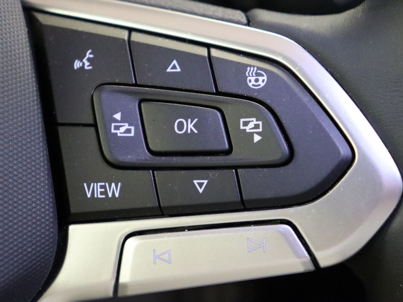 Fahrzeugabbildung Volkswagen Golf VIII 1.0 TSI MOVE |AHK|FLA|LED|CarPlay|ACC