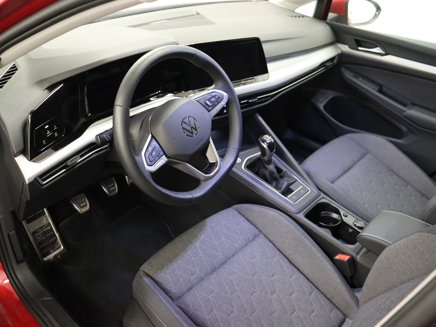 Fahrzeugabbildung Volkswagen Golf VIII 1.0 TSI MOVE |AHK|FLA|LED|CarPlay|ACC