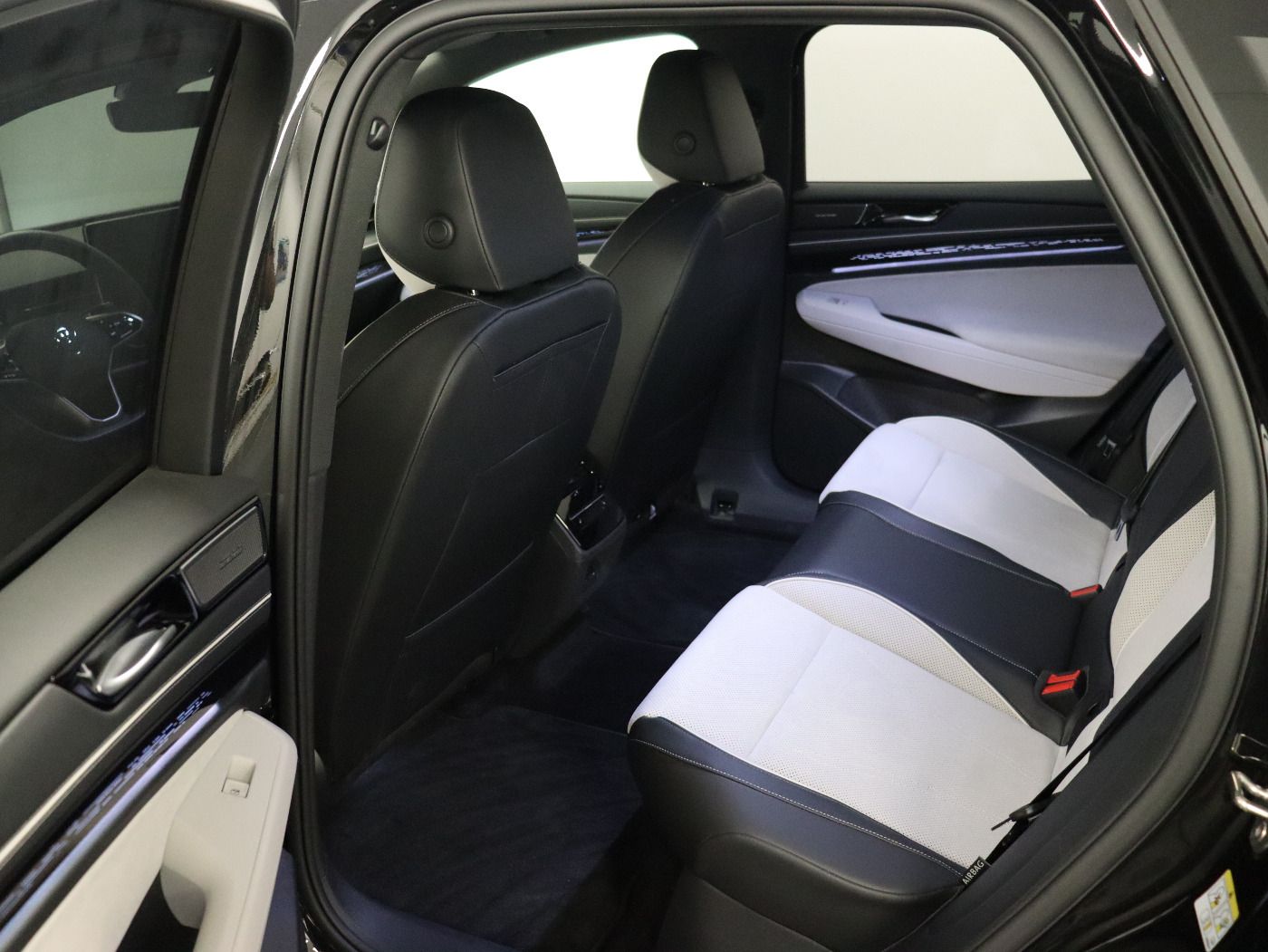 Fahrzeug autohaus mense Fahrzeugabbildung Volkswagen ID.7 Tourer Pro |AHK|Pano|4xSHZG|Massage|Navi|LM