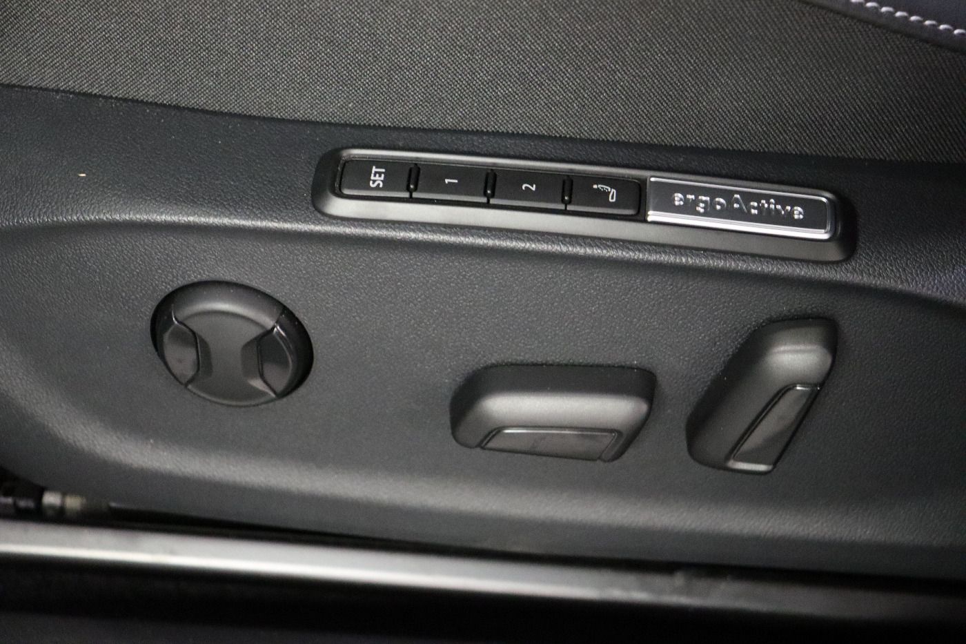 Fahrzeug autohaus mense Fahrzeugabbildung Volkswagen ID.7 Tourer Pro |AHK|4xSHZG|Massage|Navi|ACC|h/k