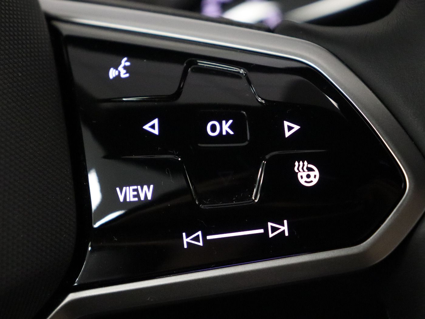 Fahrzeugabbildung Volkswagen ID.7 Tourer Pro |AHK|4xSHZG|Massage|Navi|ACC|h/k