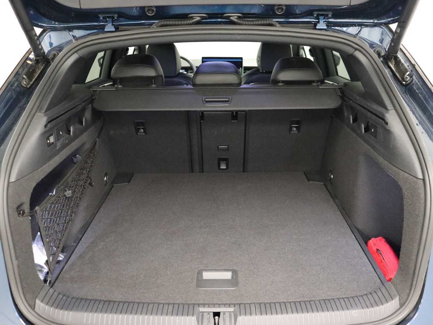 Fahrzeugabbildung Volkswagen ID.7 Tourer Pro |AHK|4xSHZG|Massage|Navi|ACC|h/k