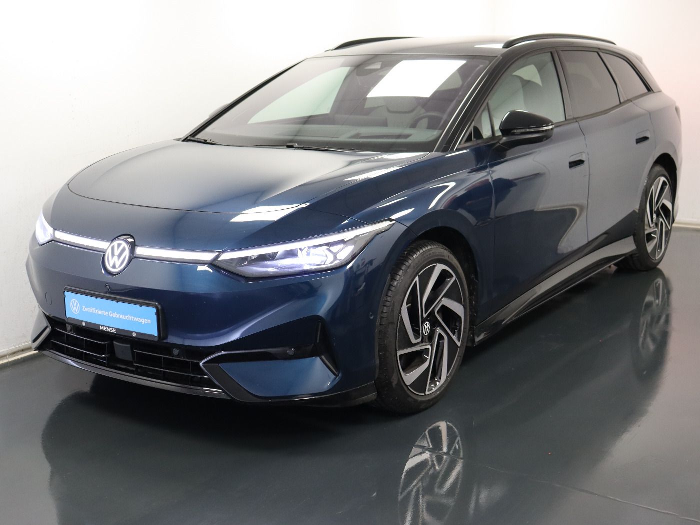 Fahrzeugabbildung Volkswagen ID.7 Tourer Pro |AHK|4xSHZG|Massage|Navi|ACC|h/k