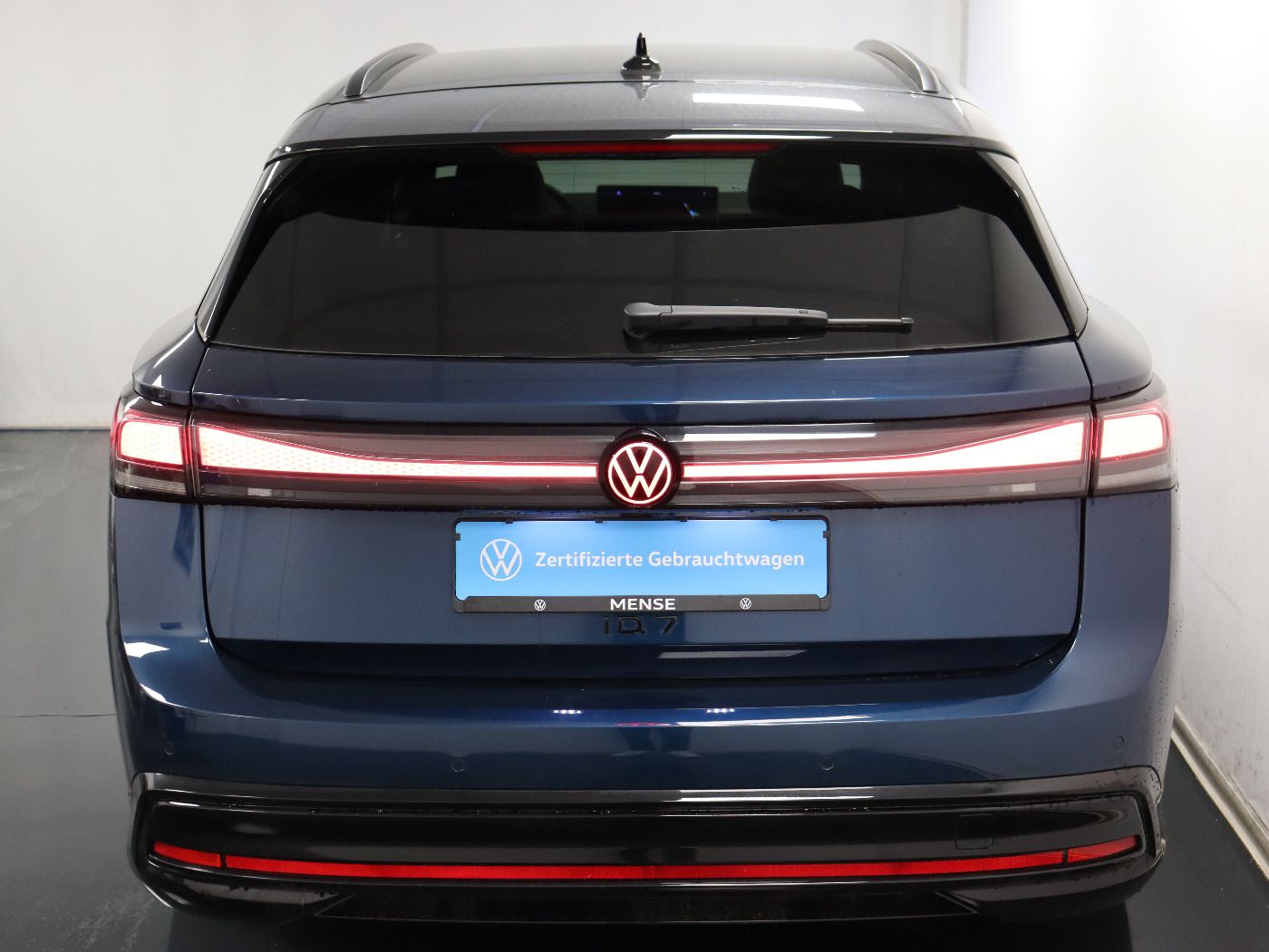 Fahrzeugabbildung Volkswagen ID.7 Tourer Pro |AHK|4xSHZG|Massage|Navi|ACC|h/k