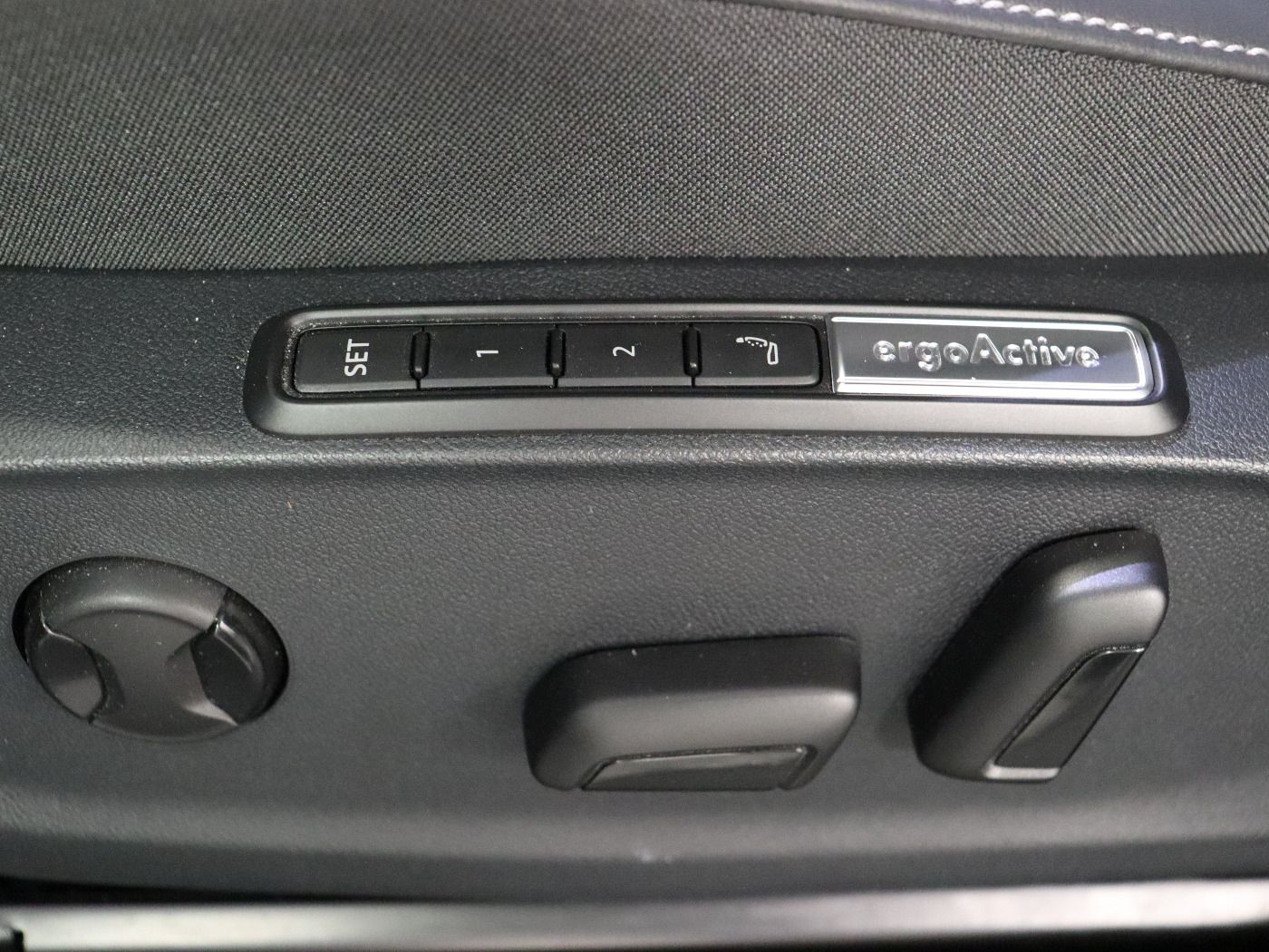 Fahrzeugabbildung Volkswagen ID.7 Tourer Pro |AHK|4xSHZG|Massage|Navi|ACC|h/k