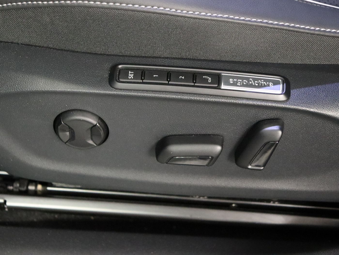 Fahrzeug autohaus mense Fahrzeugabbildung Volkswagen ID.7 Tourer Pro |AHK|4xSHZG|Massage|Navi|ACC|h/k