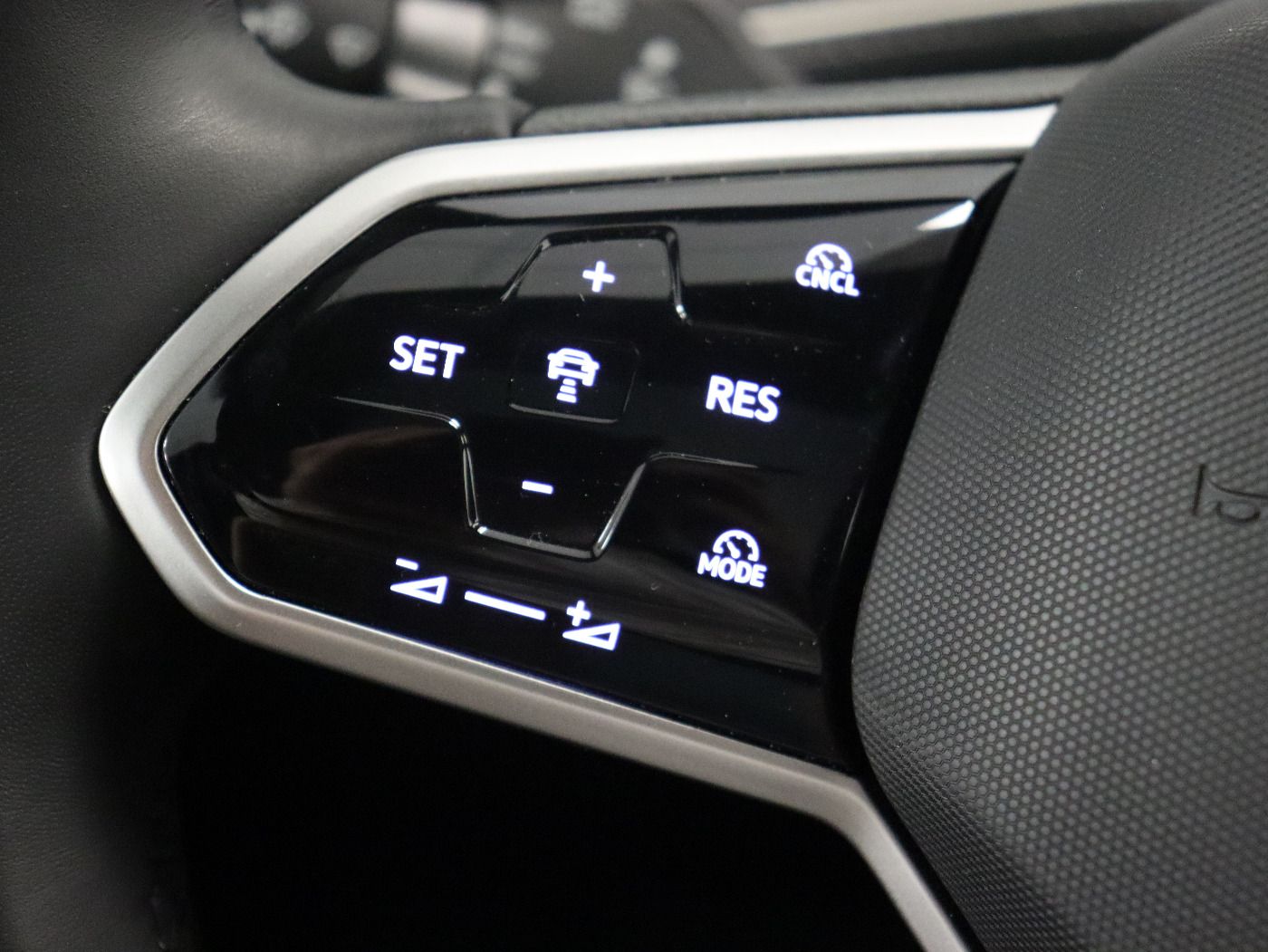 Fahrzeugabbildung Volkswagen ID.7 Tourer Pro |AHK|Pano|4xSHZG|Massage|Navi|LM