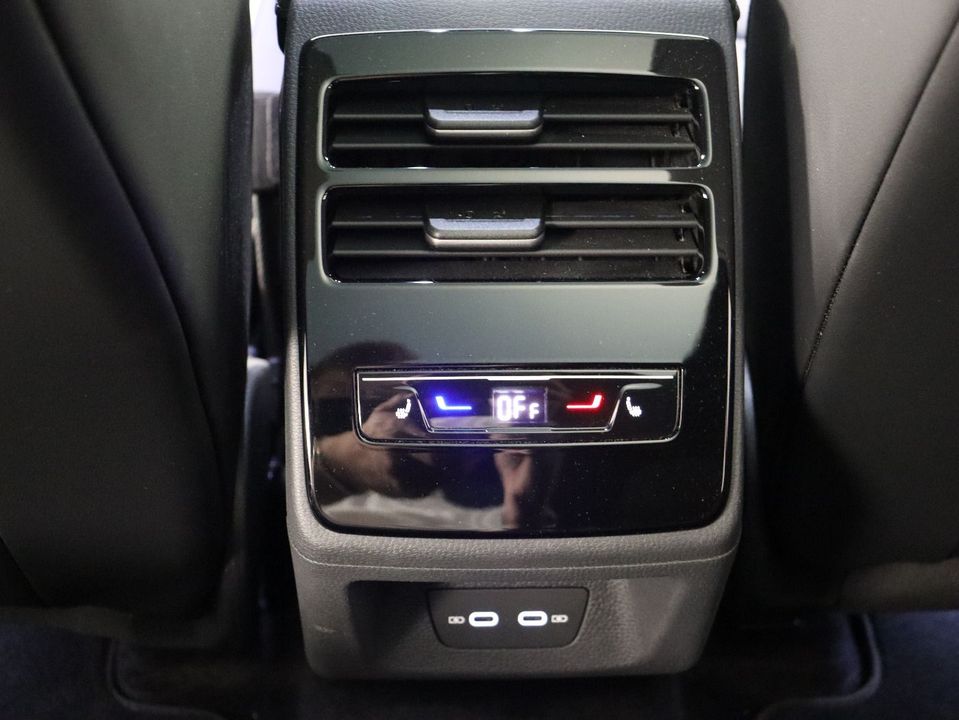 Fahrzeugabbildung Volkswagen ID.7 Tourer Pro |AHK|Pano|4xSHZG|Massage|Navi|LM