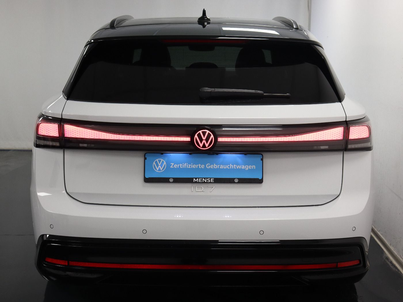 Fahrzeugabbildung Volkswagen ID.7 Tourer Pro |AHK|Pano|4xSHZG|Massage|Navi|LM