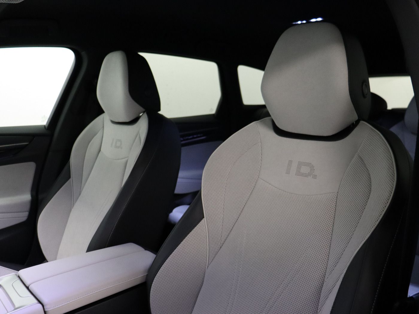 Fahrzeug autohaus mense Fahrzeugabbildung Volkswagen ID.7 Tourer Pro |AHK|4xSHZG|Massage|Navi|ACC|h/k