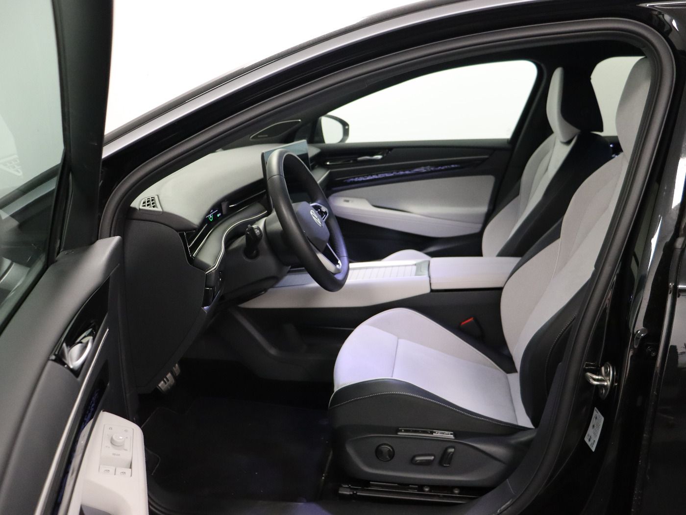 Fahrzeug autohaus mense Fahrzeugabbildung Volkswagen ID.7 Tourer Pro |AHK|4xSHZG|Massage|Navi|ACC|h/k