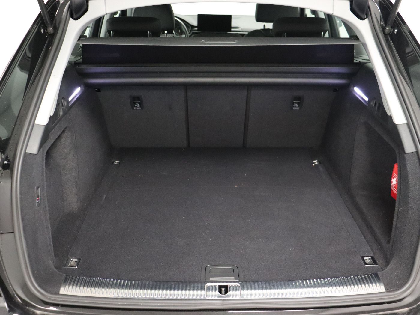 Fahrzeugabbildung Audi A4 Avant 35 TFSI |FLA|SpurH|AkustikGlas|KlimaA